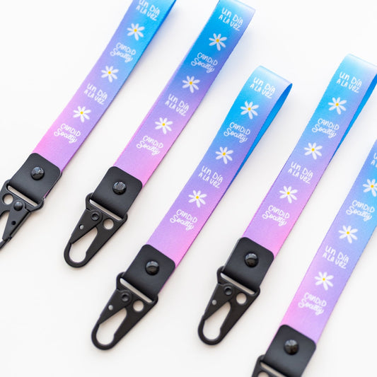 Un día a la Vez- Wrist Keychain