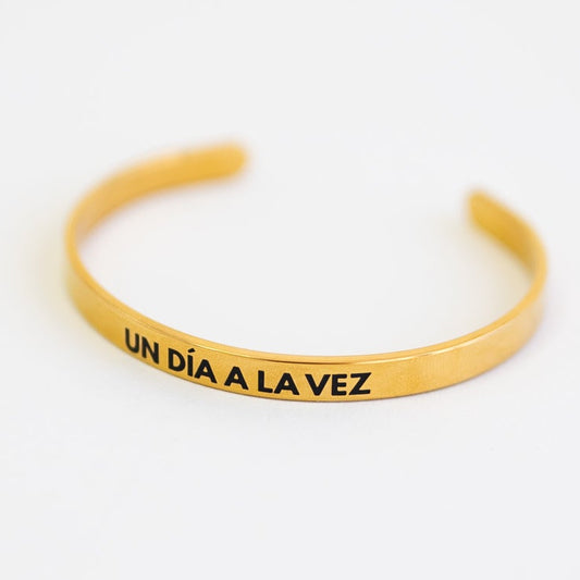 Pulsera “Un Día a la Vez”