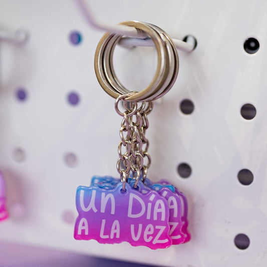 Un día a la Vez (Gradient) - Acrylic Keychain