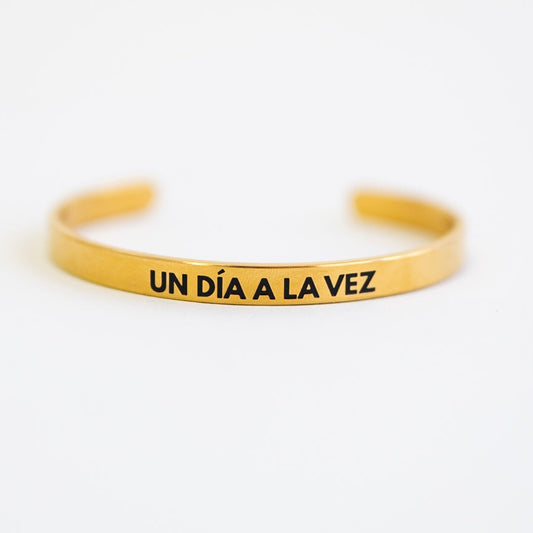 Pulsera “Un Día a la Vez”