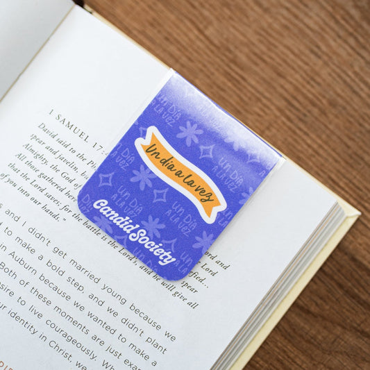 Un día a la Vez - Magnetic Bookmark