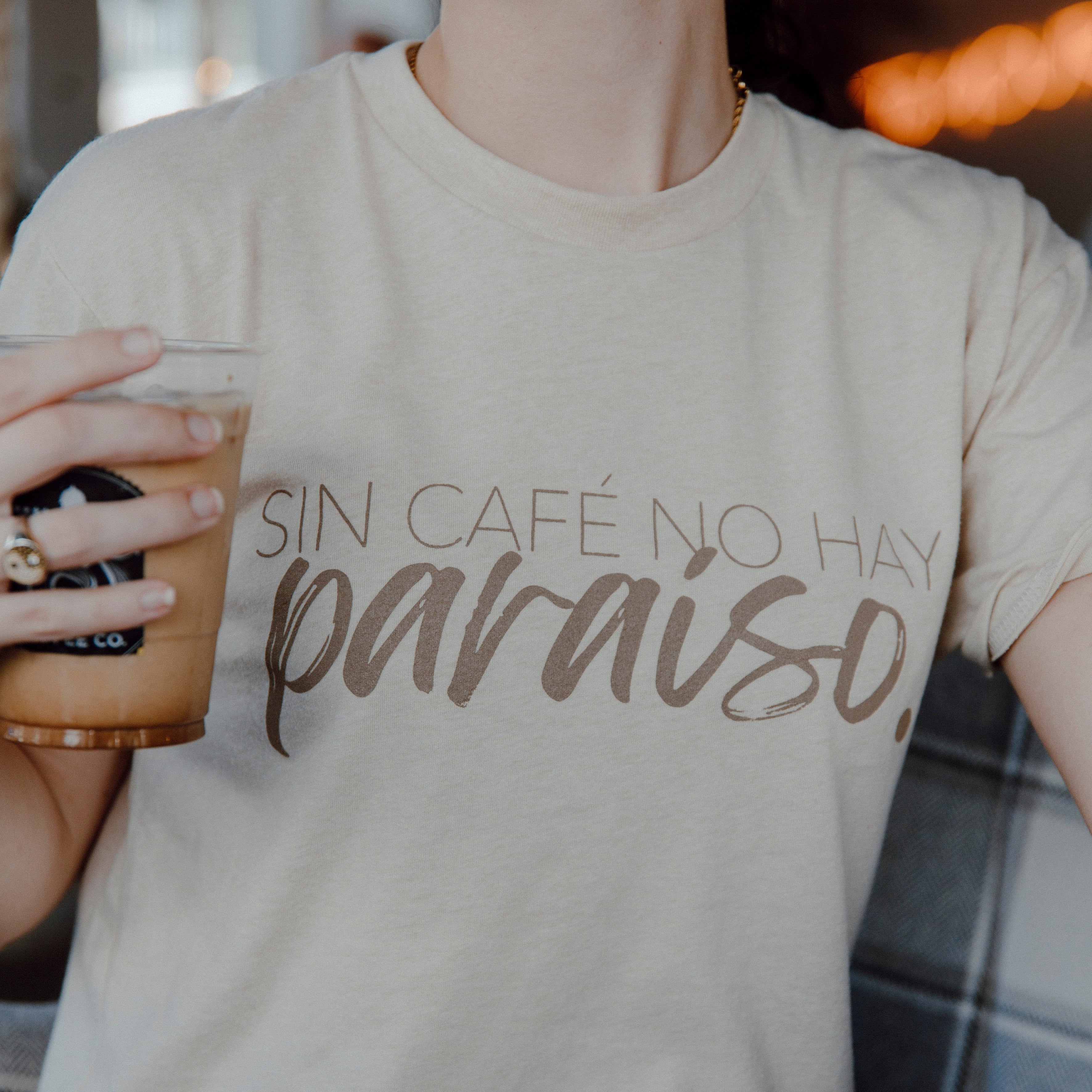Sin Café no Hay Paraíso - Creme Graphic Tee